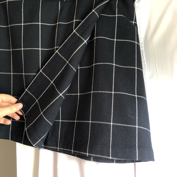 Navy skirt - Picture 2 of 6